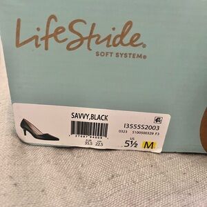 LifeStride Savvy Black Pointed Toe Kitten Heel Pumps